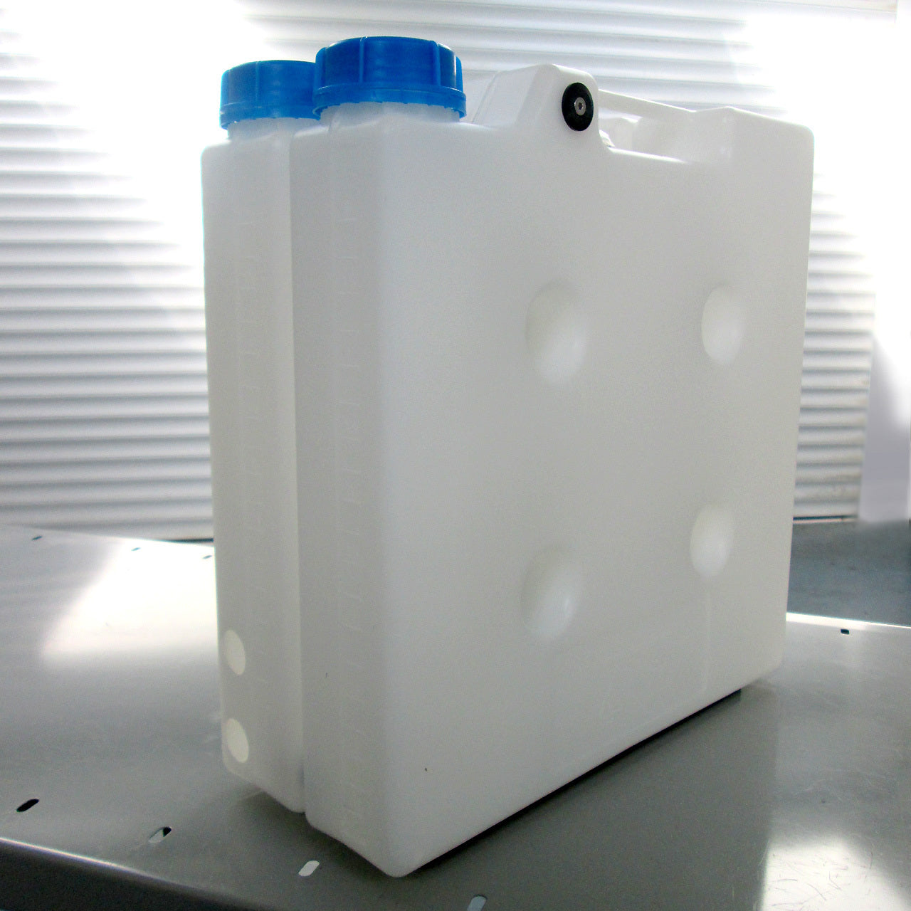 AQUAMIST 806-690s (New) 10l Single Tank With Bracket Photo-0