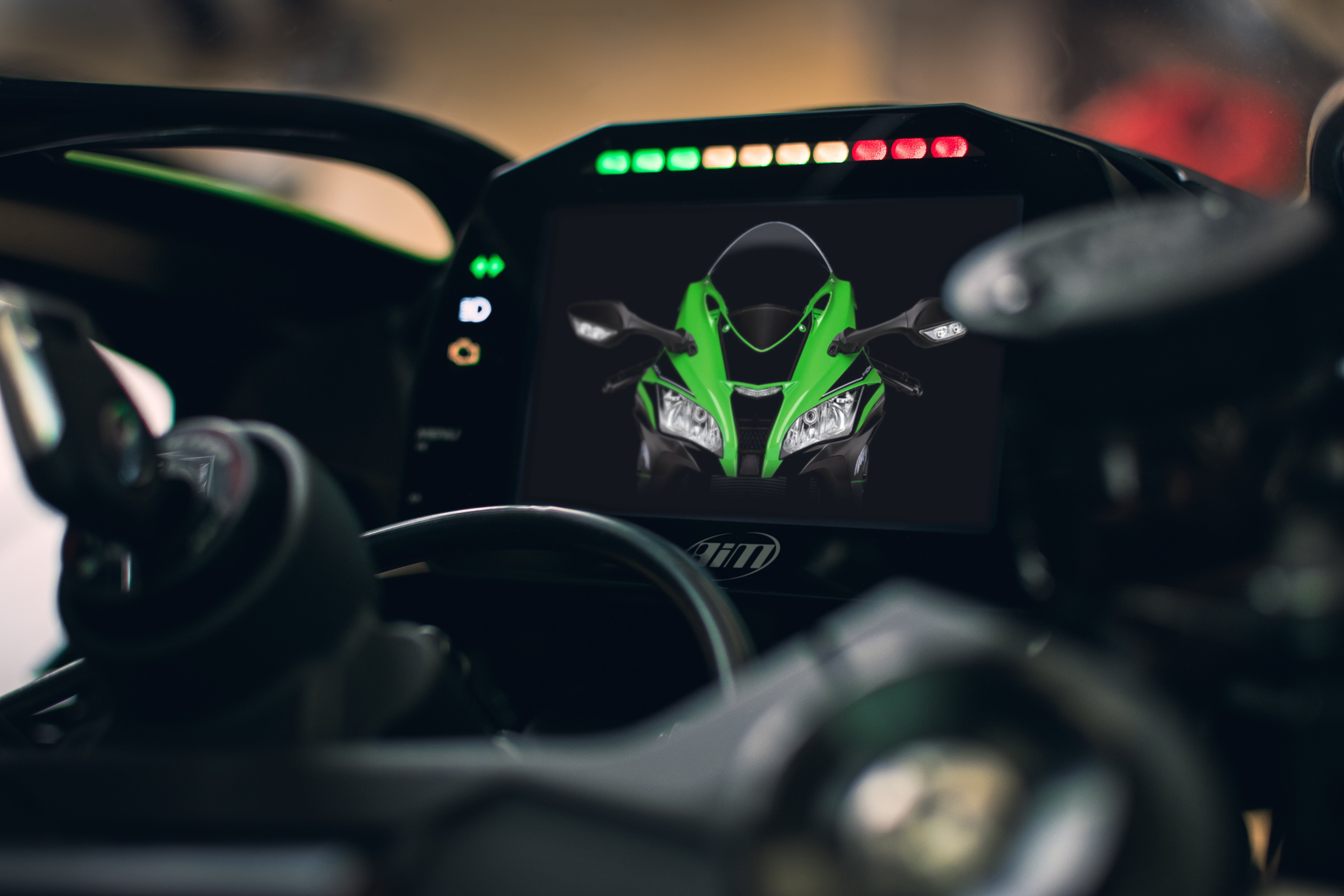 AIM XA2MXS12A05R0KN Dash logger MXK10 5th gen Photo-3