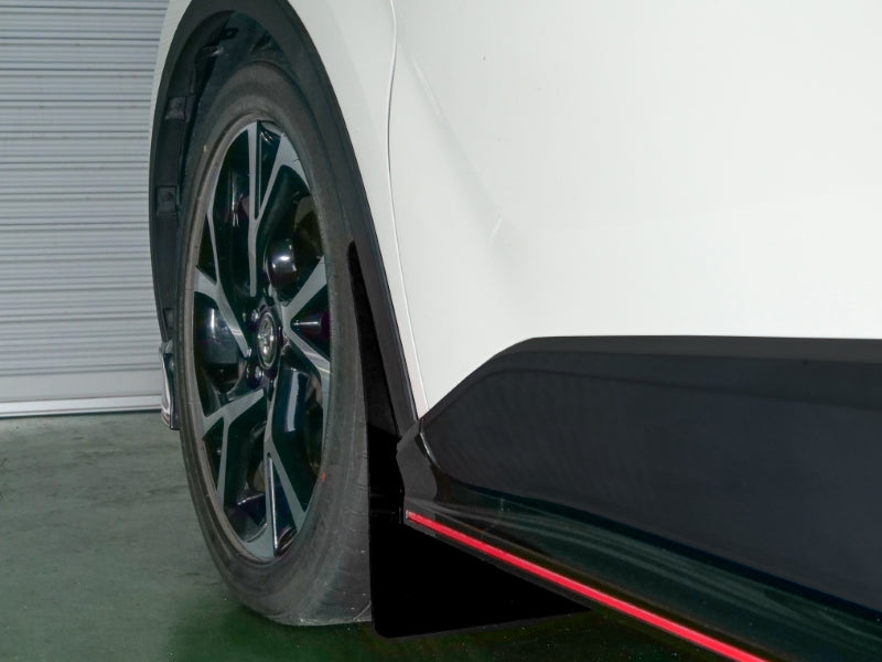 CUSCO 1A7 851 FB Mud Flaps Front (black) for TOYOTA C-HR (ZYX10/ZYX11/NGX10/NGX50) 2016- Photo-1