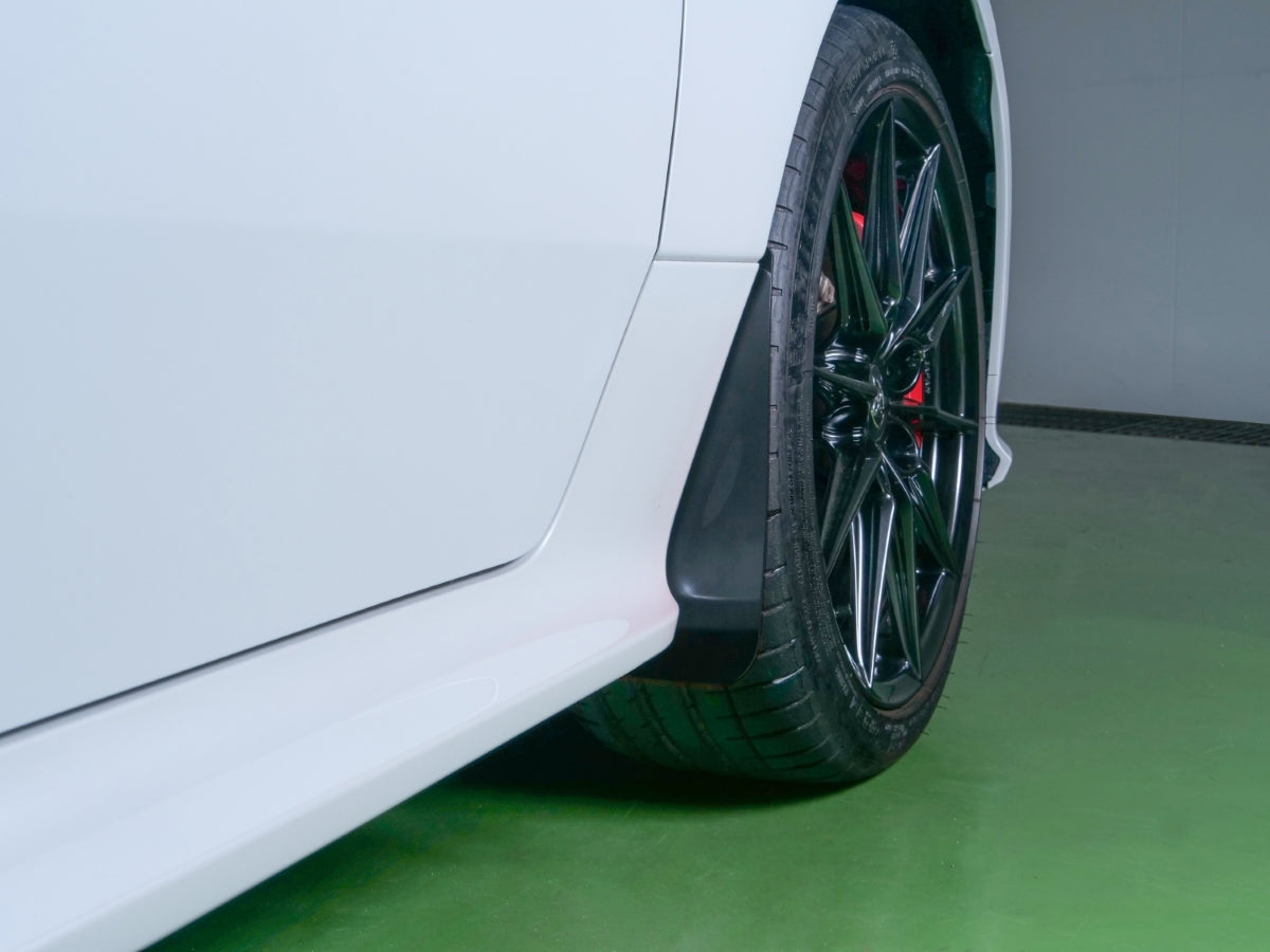 CUSCO 1C7 850 FB Sport Flap Black for TOYOTA GR Yaris (GXPA16) Photo-1