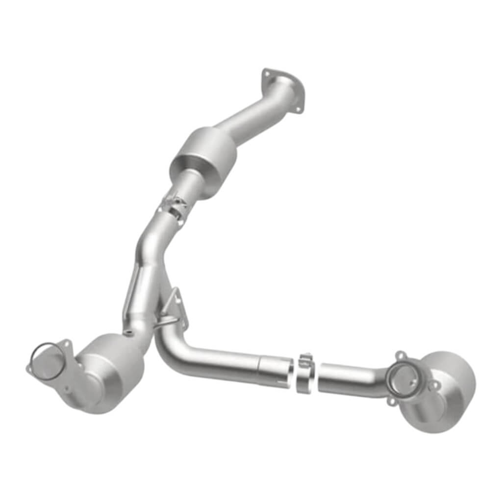 MAGNAFLOW 280745 Catalytic Converter Direct-Fit OEM Grade for CHEVROLET Silverado 2500 HD / Silverado 3500 HD / GMC Sierra 2500 HD / Sierra 3500 HD Photo-1