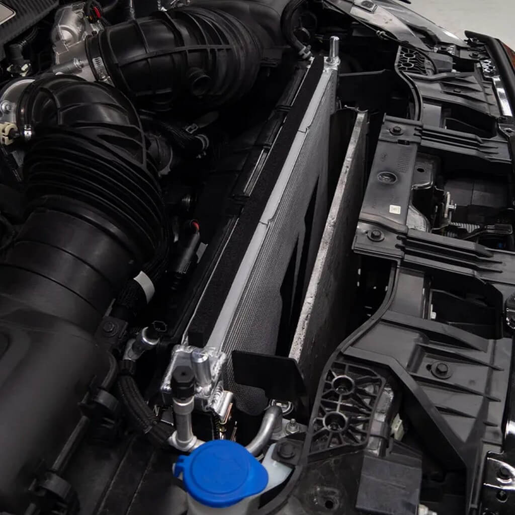 MISHIMOTO MMRAD-MUS-24 Performance Aluminum Radiator for FORD Mustang 2.3L / V8 2024- Photo-2