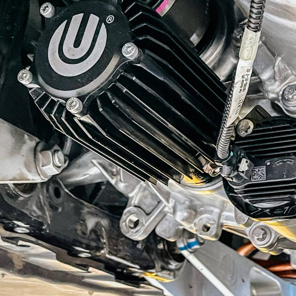 UNPLUGGED PERFORMANCE UP-M3MY-348-1.1 Enduro Drive Unit Oil Cooler and Magnetic Filter, Front Drive Unit for TESLA Model 3 / Model Y Photo-1 