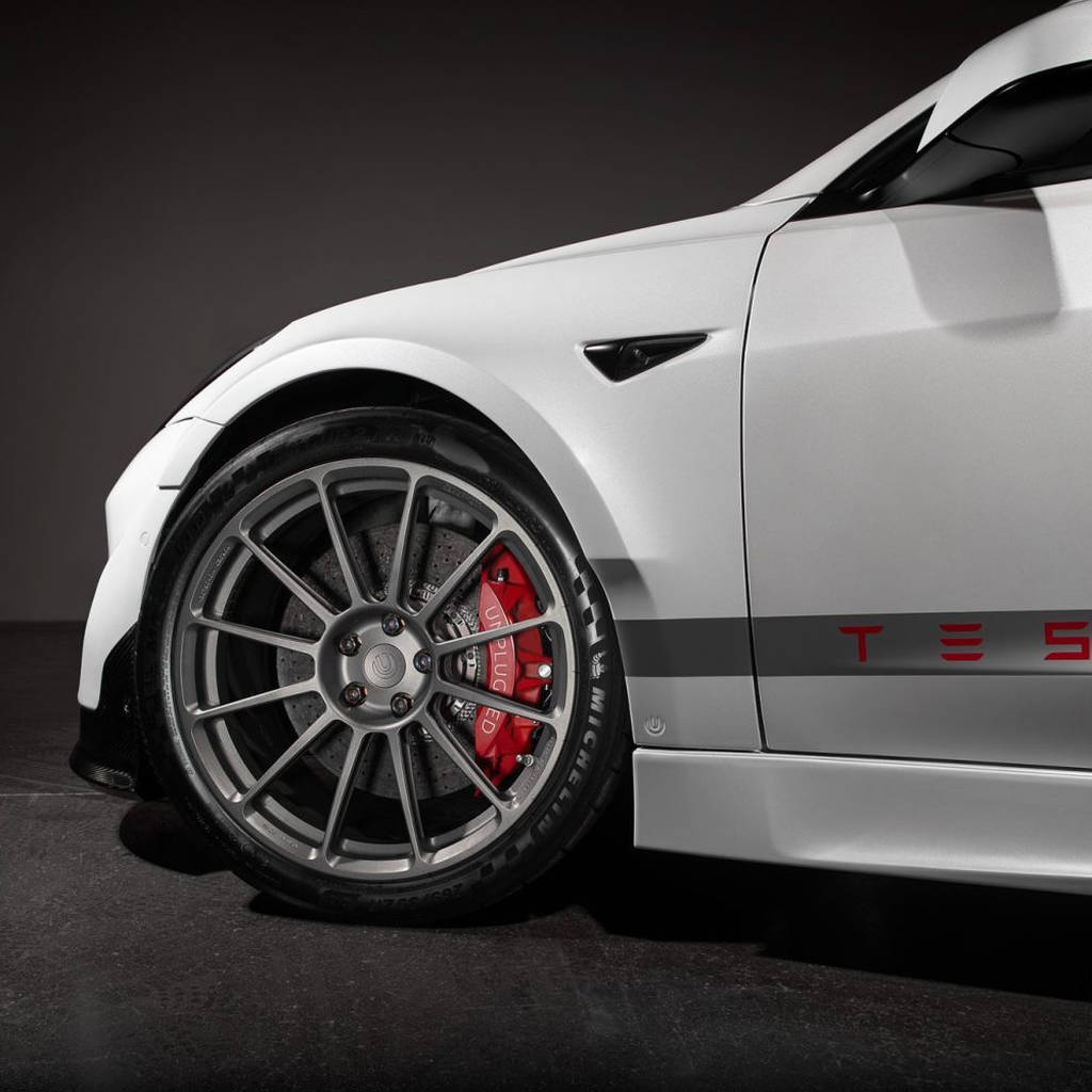 UNPLUGGED PERFORMANCE UP-M3-306-3.1 Ascension-R Front Wide Fender Set, Autoclaved Dry Carbon, UP x Koenigsegg Collaboration, Gloss Clear for TESLA Model 3 Photo-6 