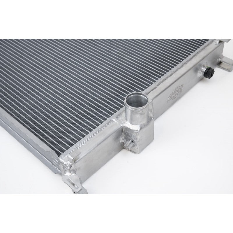 CSF 7211 High-Performance All Aluminum Radiator for BMW M3 (E36) / M4 (E46) Photo-2 