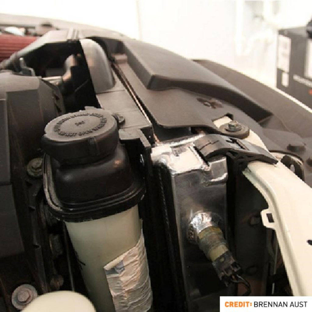 MISHIMOTO MMRAD-E36-92 Radiator BMW E36 92-99 (Manual Transmission) Photo-9 