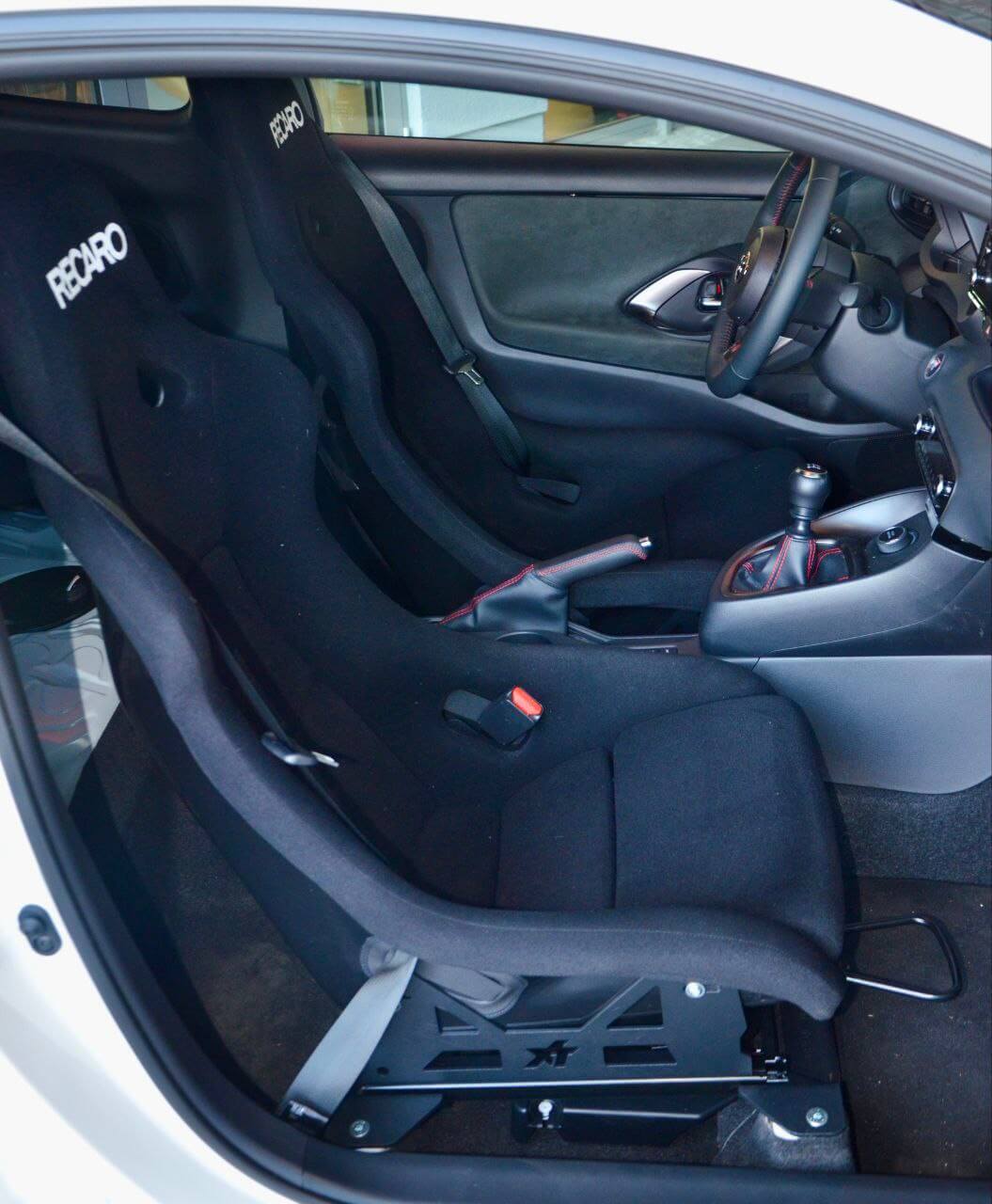 ATOMIC AT-002YR Seat Mount Kit right for Pole Position/SPG TOYOTA GR Yaris 2019+ Photo-2 